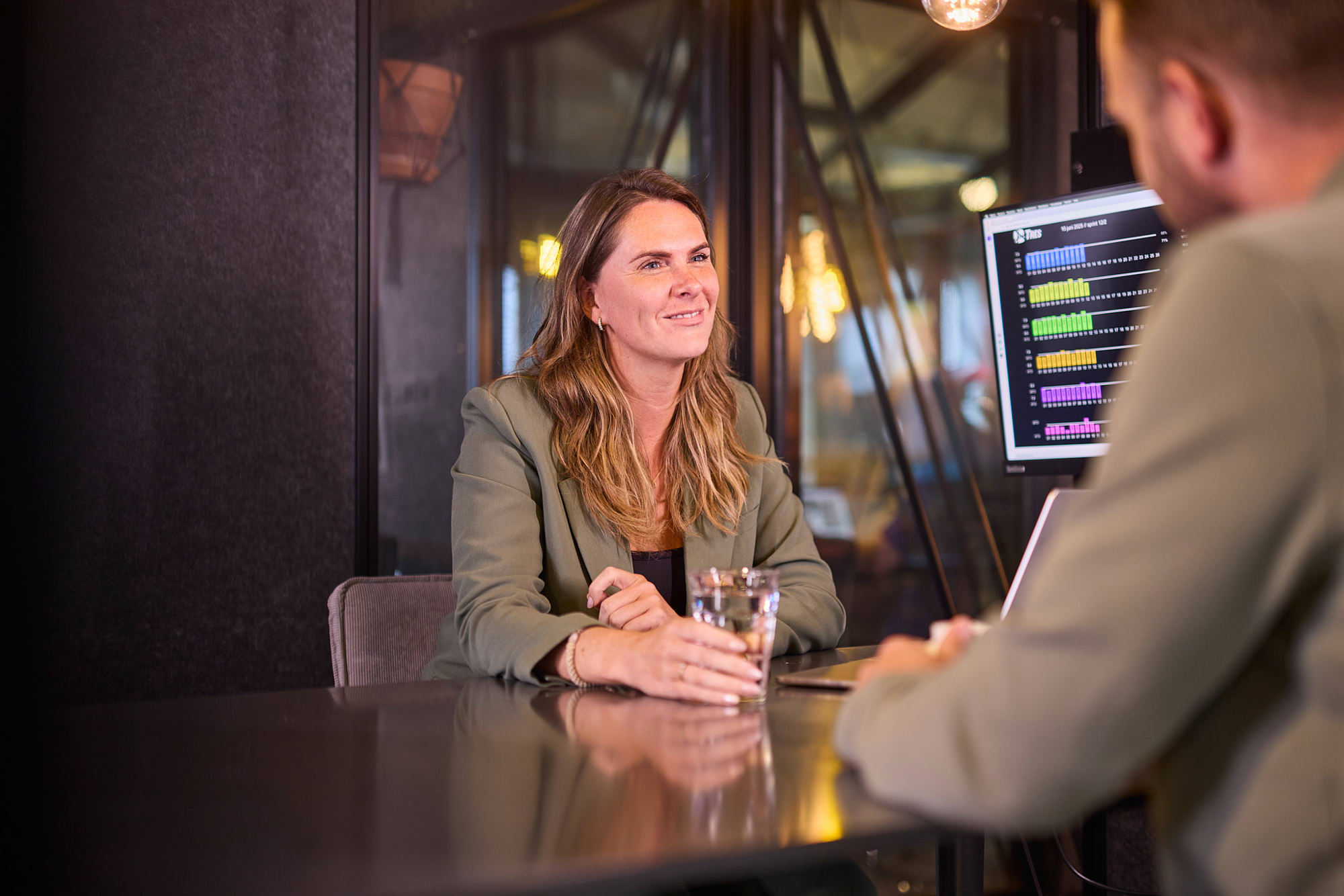 TRES Consultants in gesprek over een klantproject