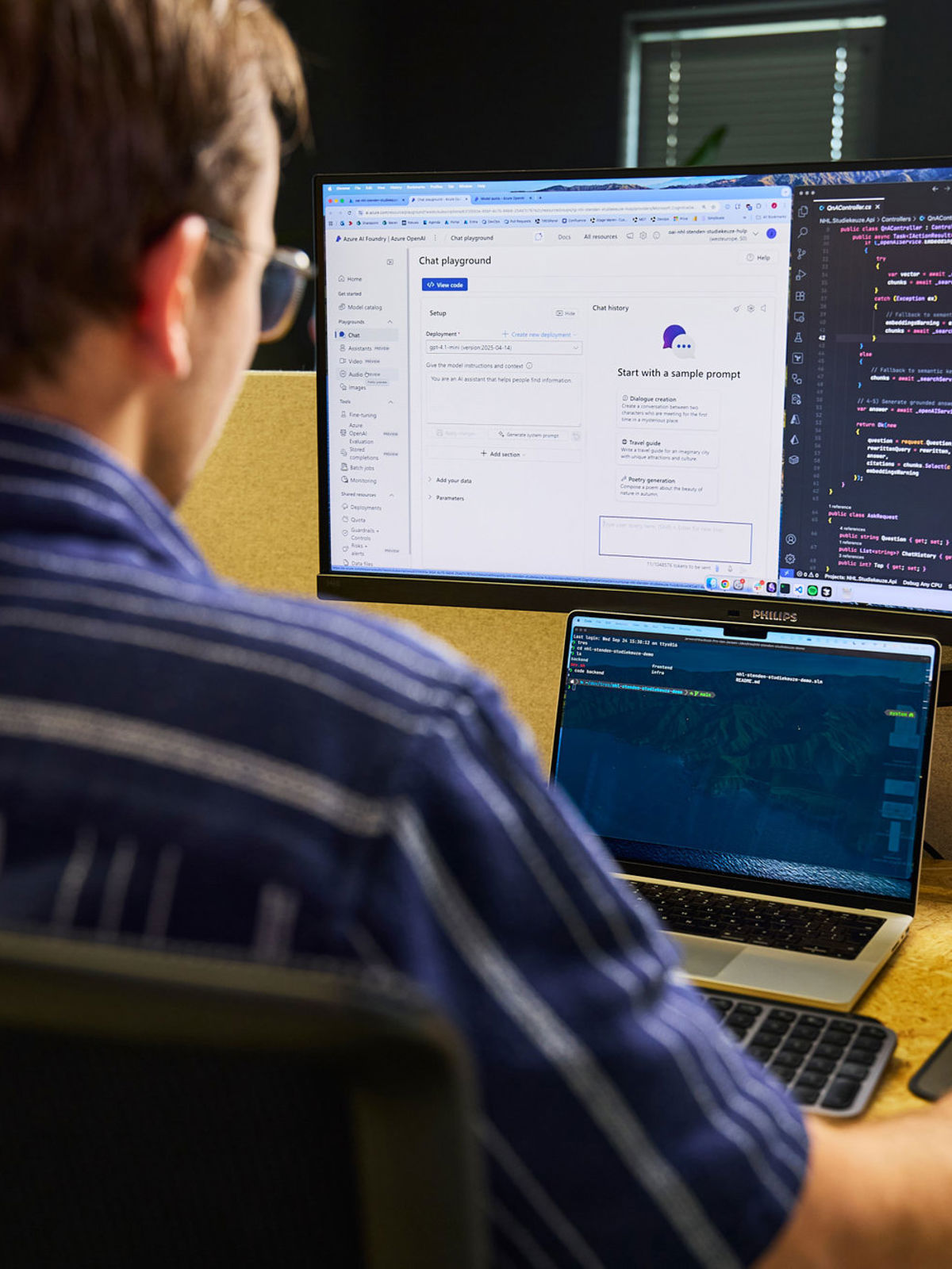 Ontwikkelaar bezig met de techniek achter AI-tooling