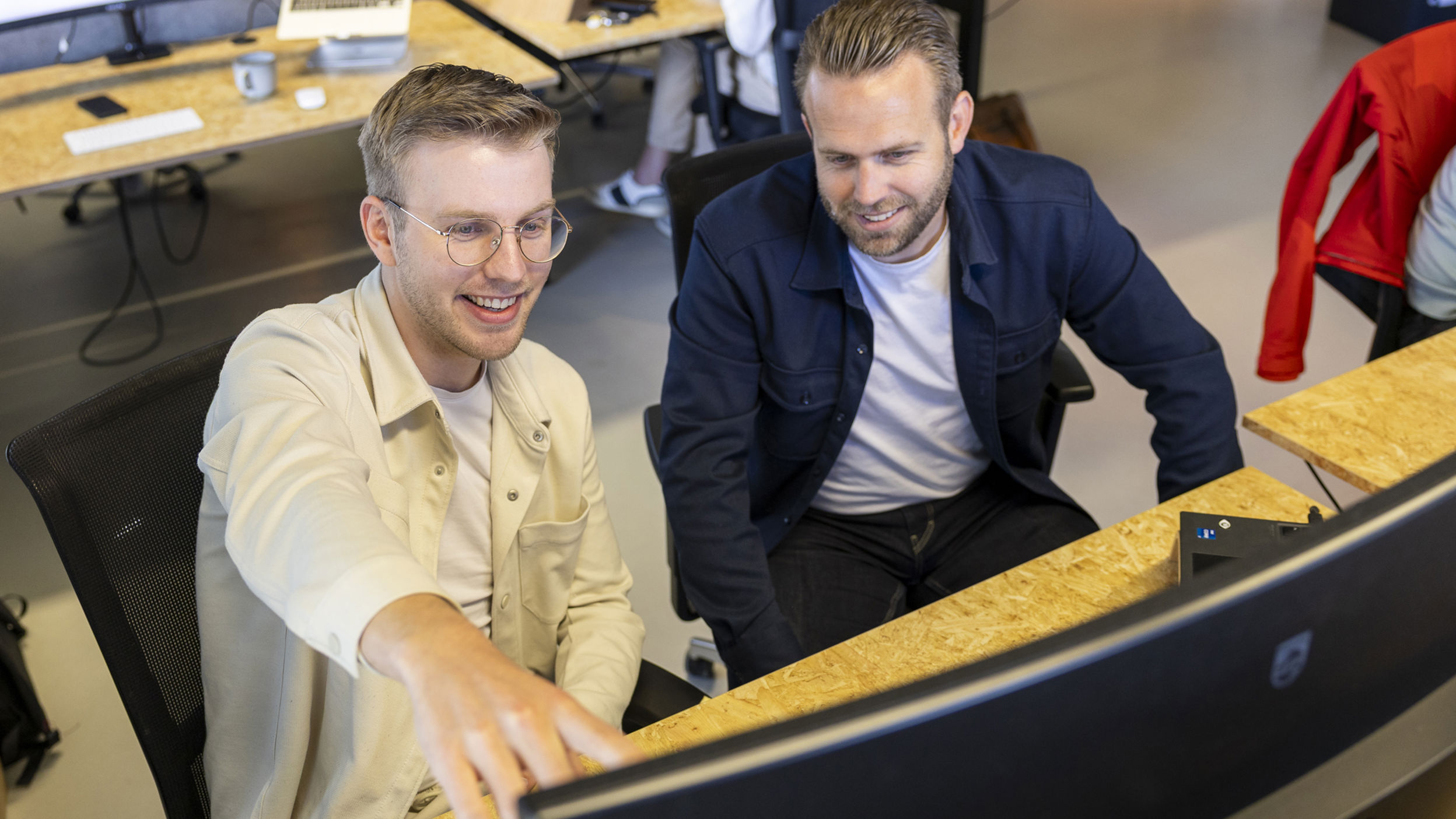 Collegas Samenwerken Jeroen K En Dimer01